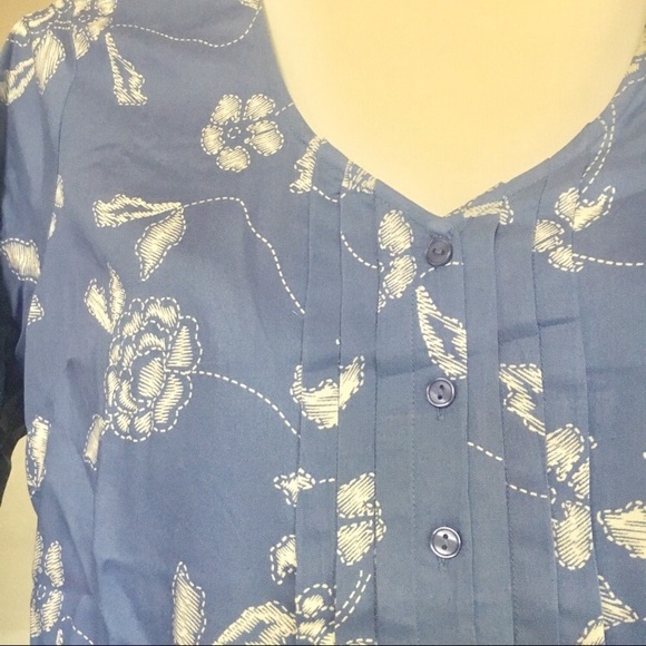 NWT Pintuck blouse 3/4 sleeve - Picture 4 of 6